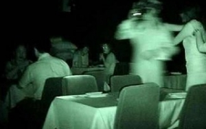 Review Unsicht-Bar Berlin Sensasi Makan Tanpa Melihat